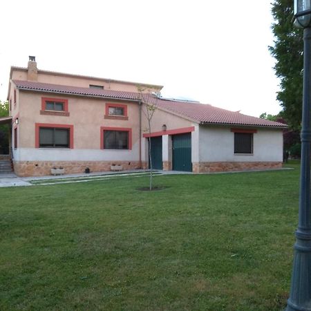 Casa Rural Las Tuyas En Segovia Palazuelos de Eresma Extérieur photo