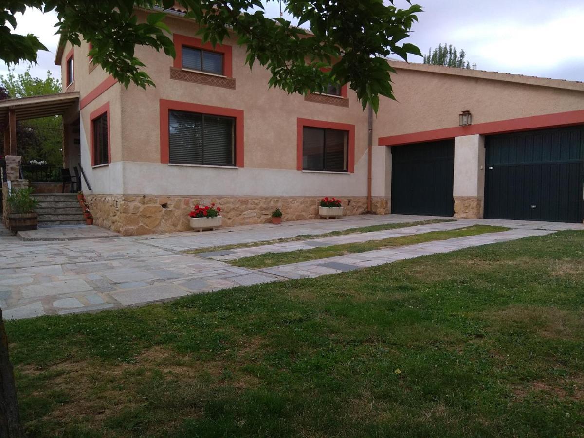 Casa Rural Las Tuyas En Segovia Palazuelos de Eresma Extérieur photo